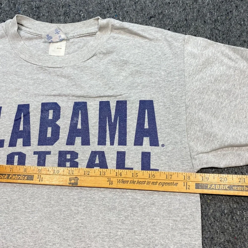 Champion Alabama Football Sz M Mens Gray Retro Skater Grunge TShirt Crimson Tide - Picture 7 of 8